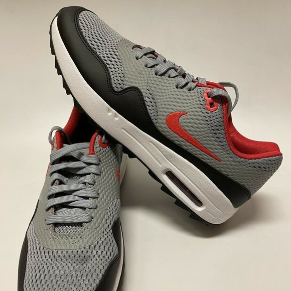 Athletic_Shoes